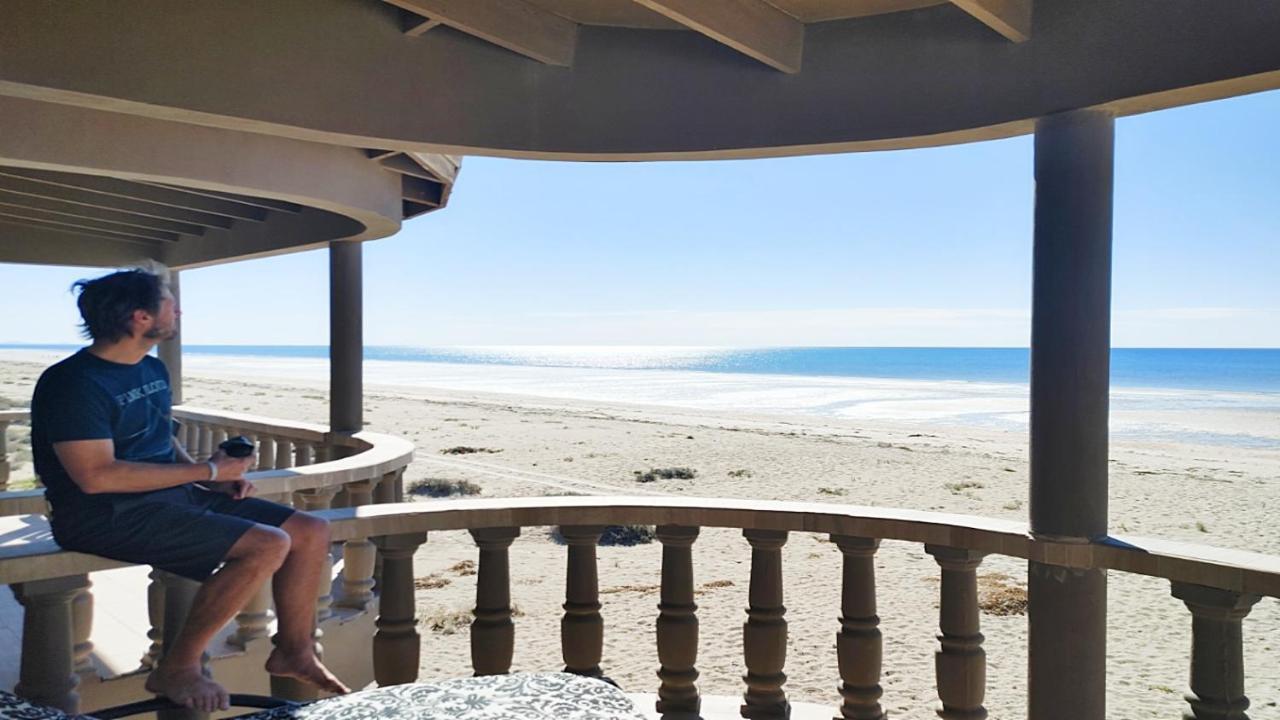 The Suites At Rocky Point 2 Ngoại thất bức ảnh